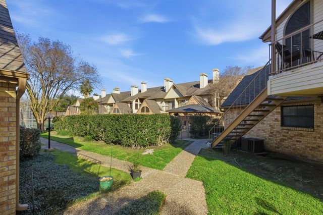 2425 Holly Hall Street 100, Houston, TX 77054