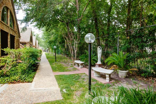 2425 Holly Hall Street 100, Houston, TX 77054