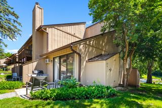 32 Montego Colony 4, Fox Lake, IL 60020