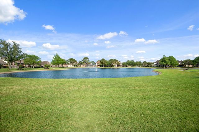 418 Bonnie Bay Court, League City, TX 77573