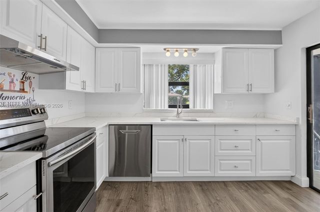 10086 Eaglewood Road B, Boynton Beach, FL 33436
