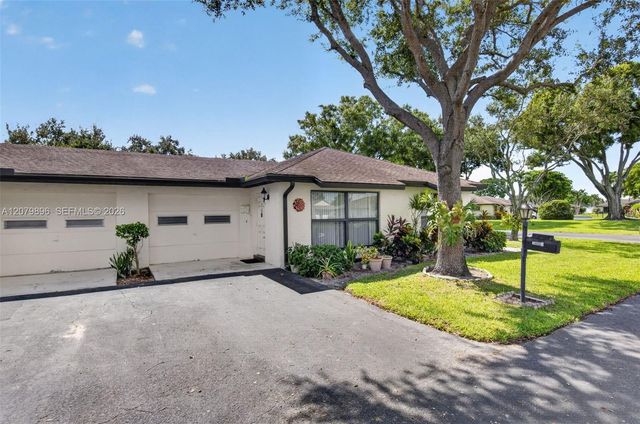 10086 Eaglewood Road B, Boynton Beach, FL 33436
