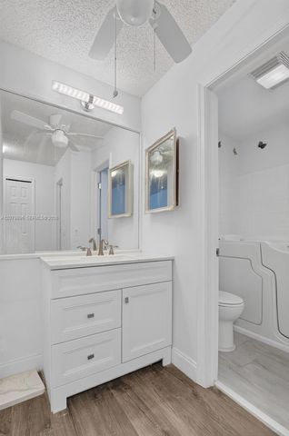 10086 Eaglewood Road B, Boynton Beach, FL 33436