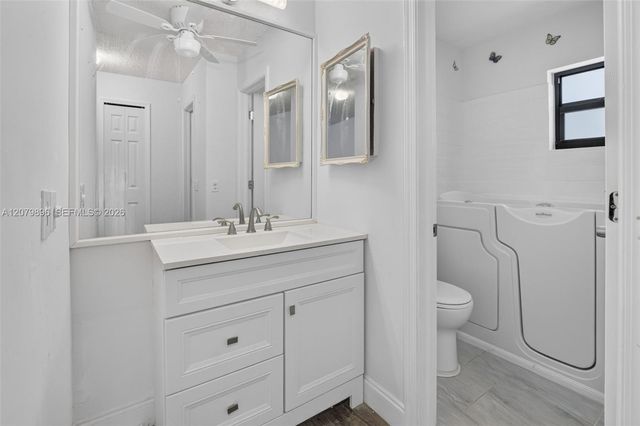 10086 Eaglewood Road B, Boynton Beach, FL 33436