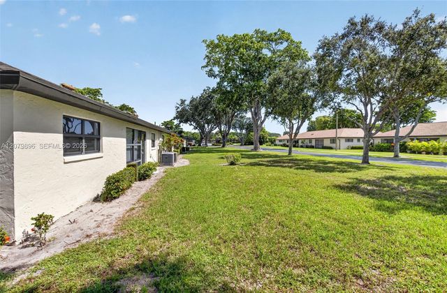 10086 Eaglewood Road B, Boynton Beach, FL 33436