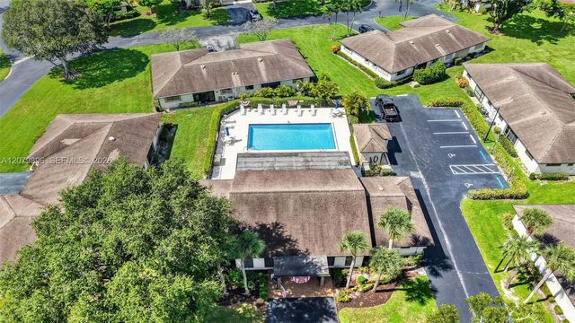 10086 Eaglewood Road B, Boynton Beach, FL 33436