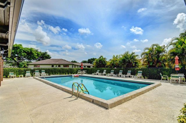 10086 Eaglewood Road B, Boynton Beach, FL 33436