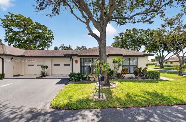 10086 Eaglewood Road B, Boynton Beach, FL 33436