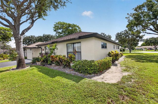 10086 Eaglewood Road B, Boynton Beach, FL 33436