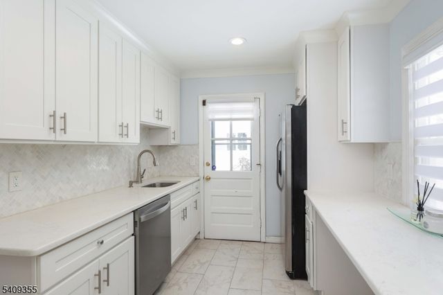 205 West Ln, Clark Twp., NJ 07066