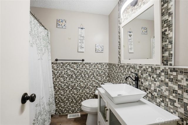 6042 Cinnamon Tree Court, Englewood, OH 45322