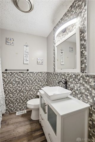 6042 Cinnamon Tree Court, Englewood, OH 45322