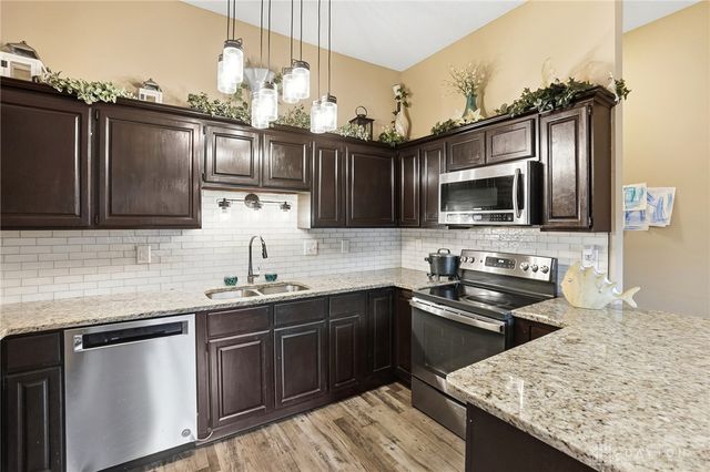 6042 Cinnamon Tree Court, Englewood, OH 45322