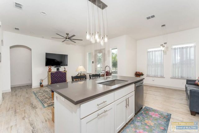 105 Bethpage Dr., Laguna Vista, TX 78578