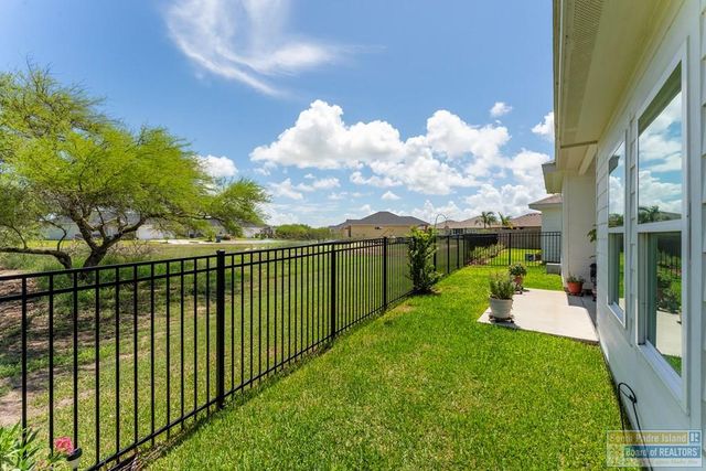 105 Bethpage Dr., Laguna Vista, TX 78578