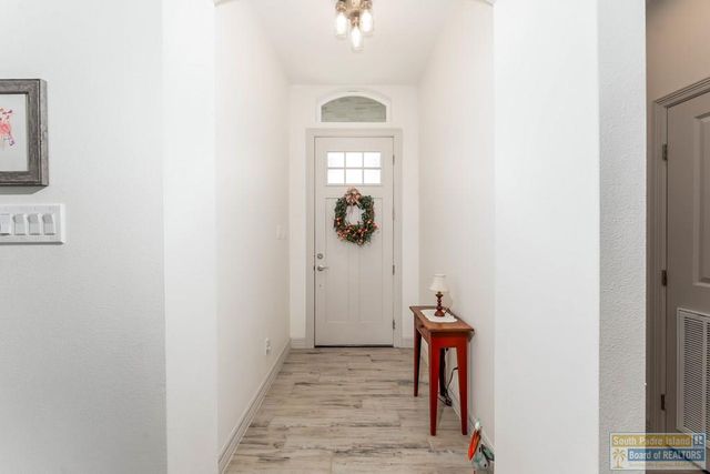 105 Bethpage Dr., Laguna Vista, TX 78578