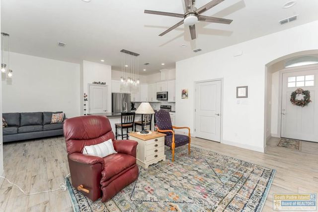 105 Bethpage Dr., Laguna Vista, TX 78578