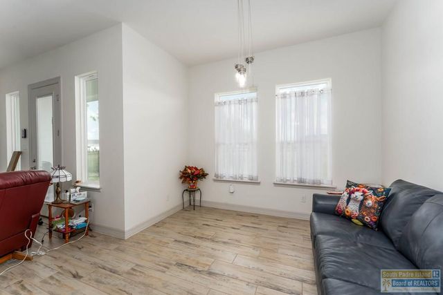 105 Bethpage Dr., Laguna Vista, TX 78578