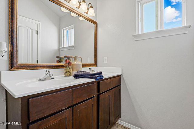 11677 Flor Freesia Drive, Socorro, TX 79927