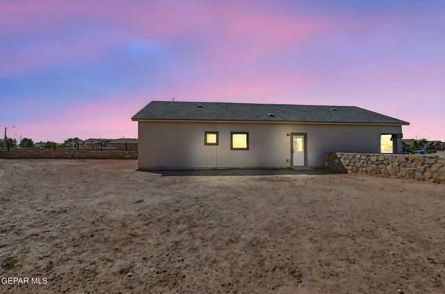 11677 Flor Freesia Drive, Socorro, TX 79927