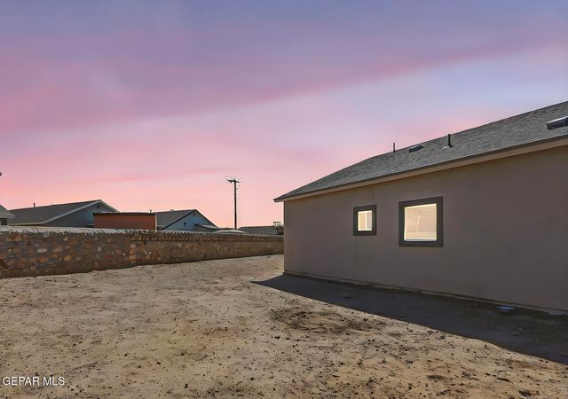 11677 Flor Freesia Drive, Socorro, TX 79927
