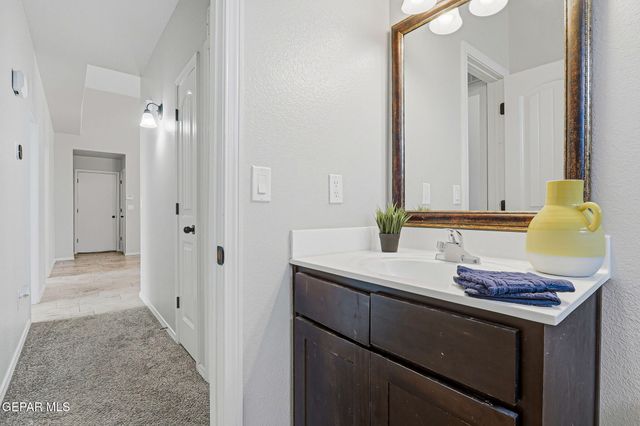 11677 Flor Freesia Drive, Socorro, TX 79927