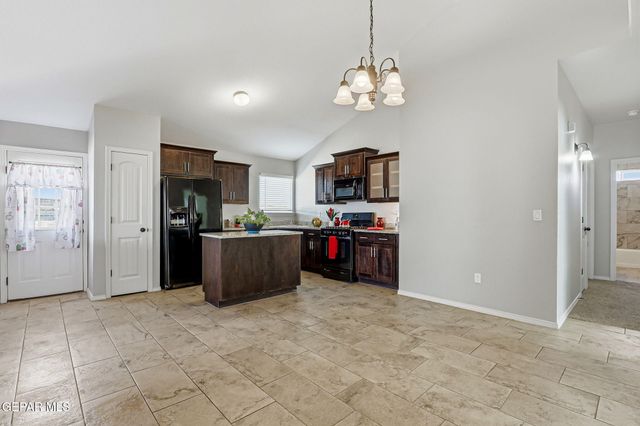 11677 Flor Freesia Drive, Socorro, TX 79927