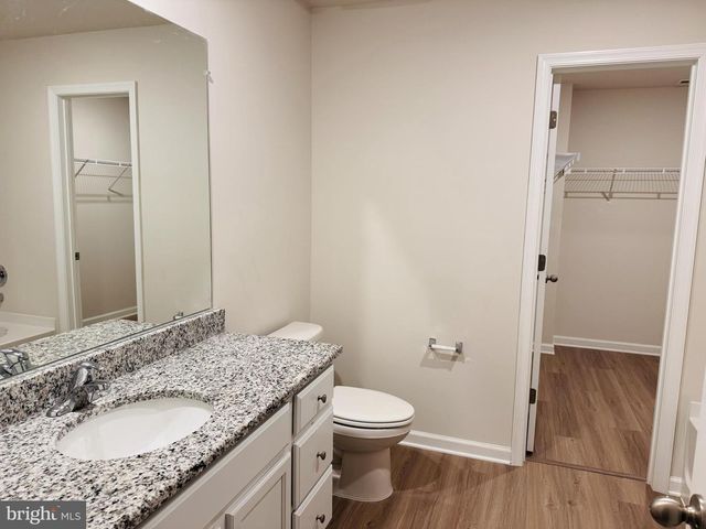 15 BLOOMSBURY ST, Falling Waters, WV 25419