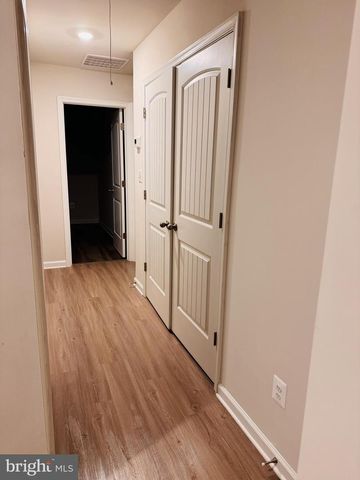 15 BLOOMSBURY ST, Falling Waters, WV 25419