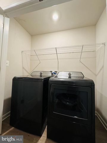 15 BLOOMSBURY ST, Falling Waters, WV 25419
