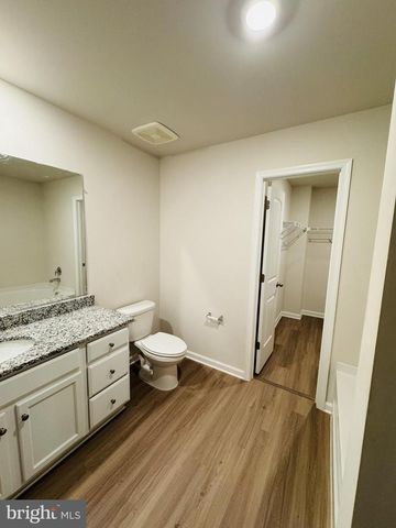 15 BLOOMSBURY ST, Falling Waters, WV 25419