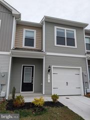 15 BLOOMSBURY ST, Falling Waters, WV 25419