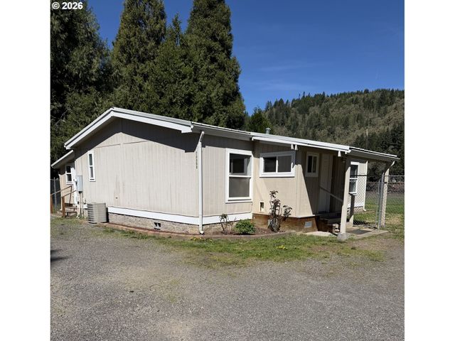 76353 WILLAMETTE Way, Oakridge, OR 97463