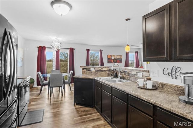 824 Harbor Woods Drive, Fairview Heights, IL 62208