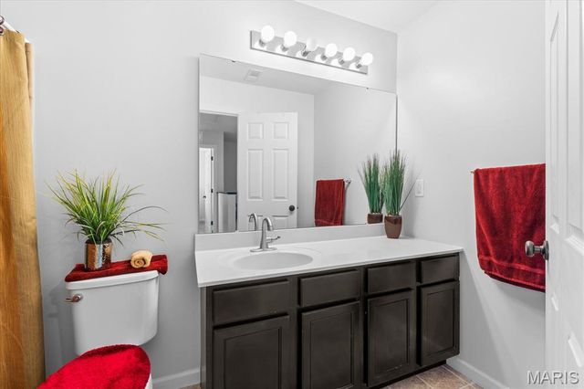 824 Harbor Woods Drive, Fairview Heights, IL 62208