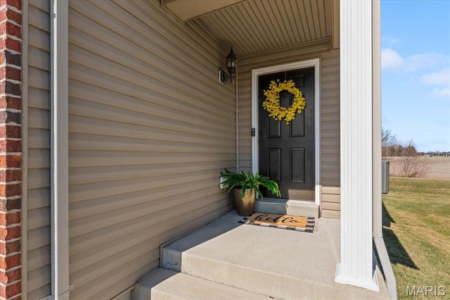 824 Harbor Woods Drive, Fairview Heights, IL 62208