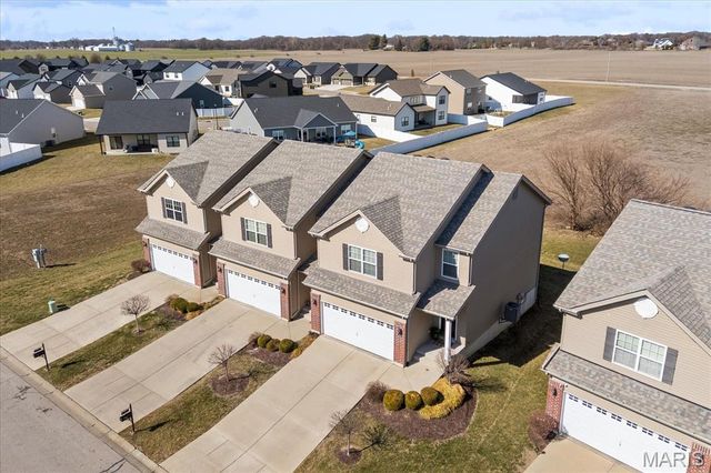 824 Harbor Woods Drive, Fairview Heights, IL 62208