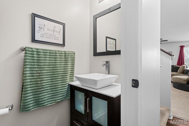 824 Harbor Woods Drive, Fairview Heights, IL 62208