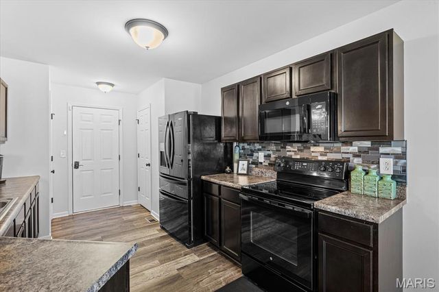 824 Harbor Woods Drive, Fairview Heights, IL 62208