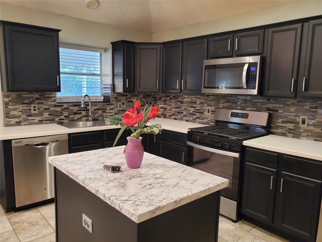 2107 Tower Bridge Road, Pearland, TX 77581
