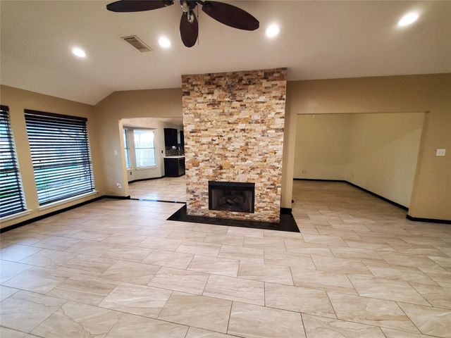 2107 Tower Bridge Road, Pearland, TX 77581