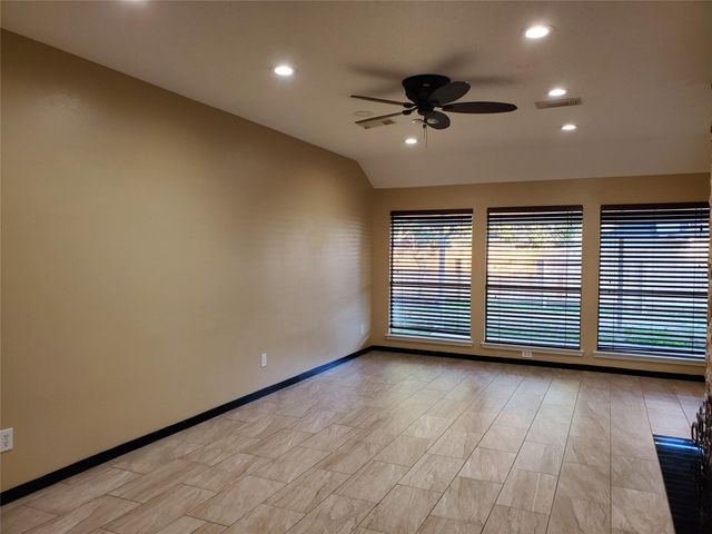 2107 Tower Bridge Road, Pearland, TX 77581