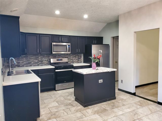 2107 Tower Bridge Road, Pearland, TX 77581