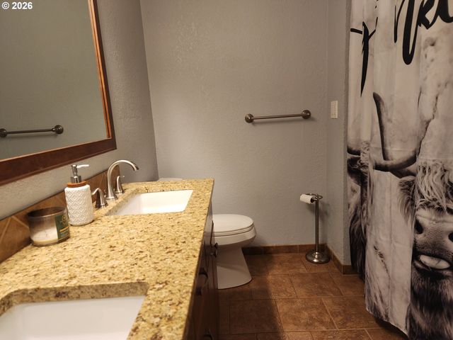 26383 S MERIDIAN Rd, Aurora, OR 97002