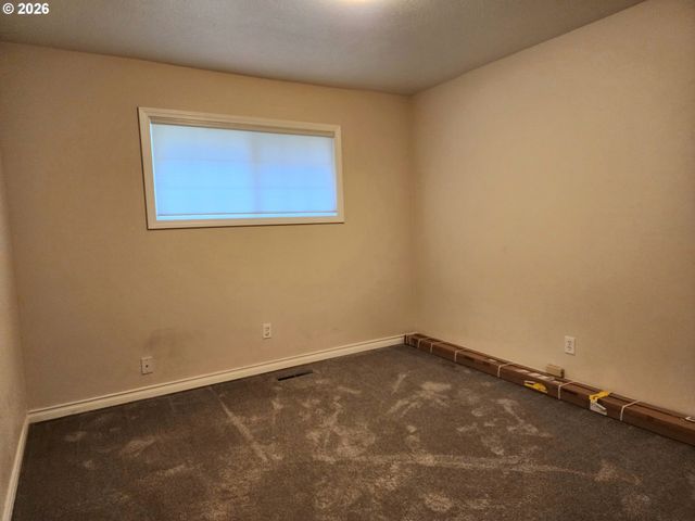 26383 S MERIDIAN Rd, Aurora, OR 97002