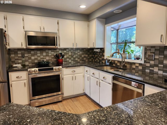 26383 S MERIDIAN Rd, Aurora, OR 97002