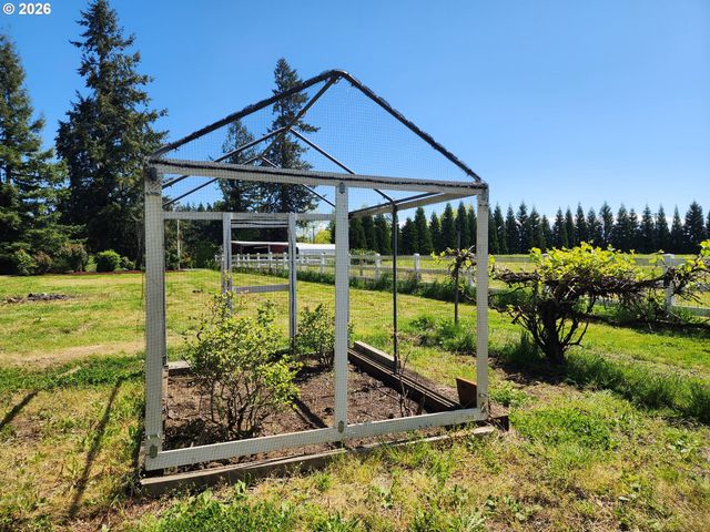 26383 S MERIDIAN Rd, Aurora, OR 97002
