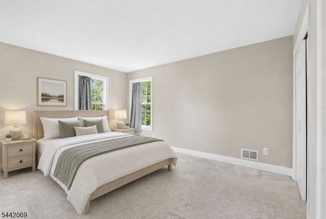 16 Bowers Dr, Allamuchy Twp., NJ 07840