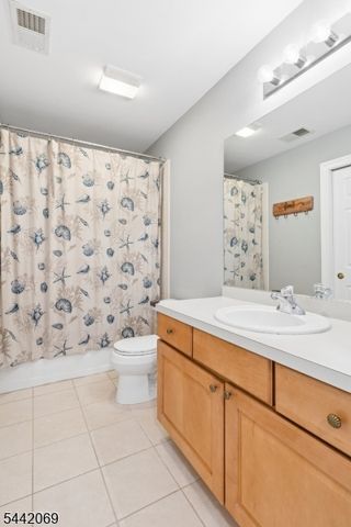 16 Bowers Dr, Allamuchy Twp., NJ 07840