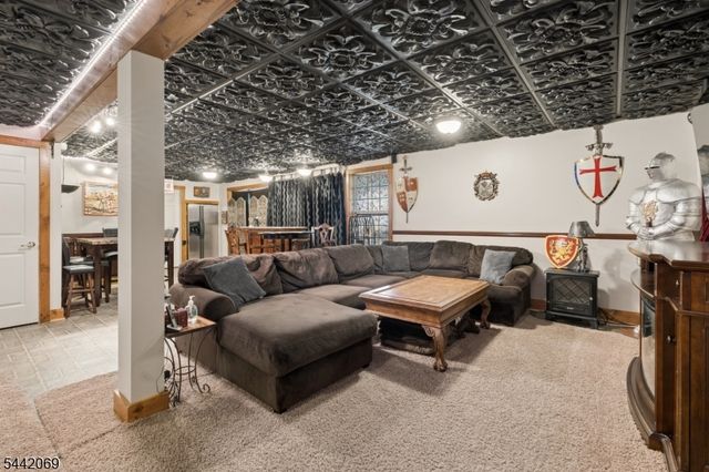 16 Bowers Dr, Allamuchy Twp., NJ 07840
